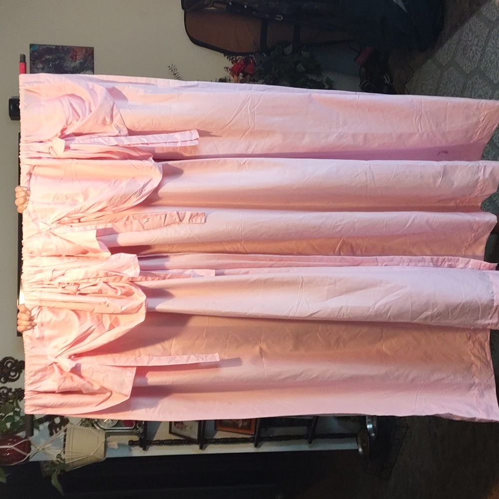 Set of 2 black out curtains